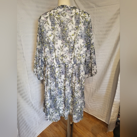 Torrid White and Multicolor Patterned Dress, Size 3 - Picture 2 of 5